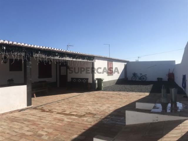 Moradia V5 e T1 em Corte Gafo de Cima, Mértola