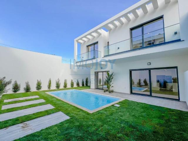 Moradia V5 em Construção na Quinta da Peça, Loures 0m² Loures