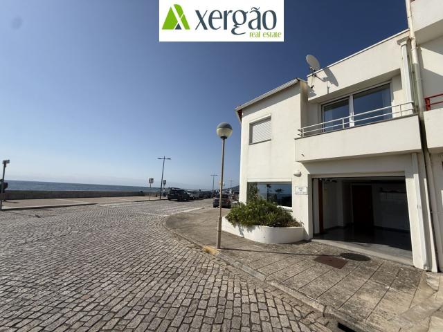 Moradia V5 em Primeira Linha na Praia de Moledo