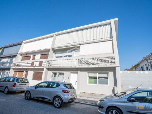 Moradia V5 Renovada, no Bairro dos Músicos, Porto | 26064064463