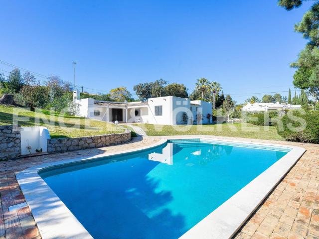 Moradia V5 Tradicional 234m² Albufeira Olhos de Água