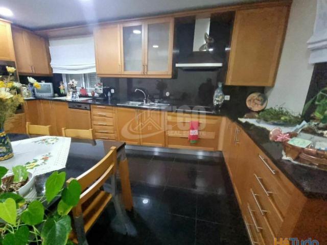 MORADIA V5 4 FRENTES EM SERZEDO | 26083834838