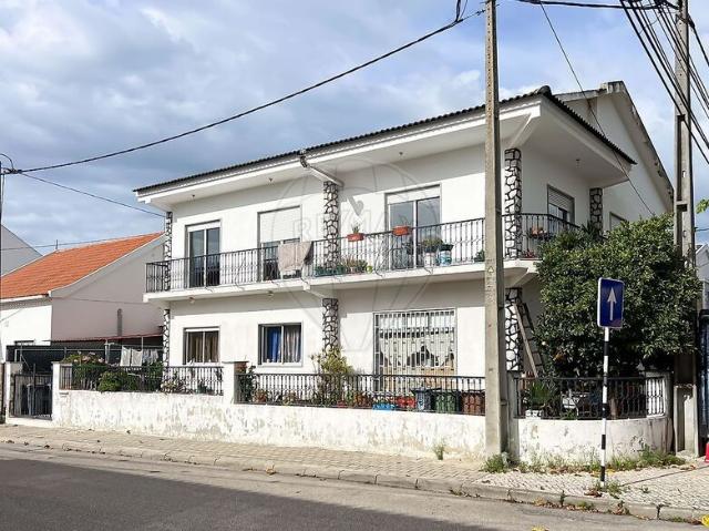 Moradia V6 à venda em concelho de Seixal, Setúbal, Portugal