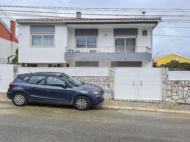 Moradia V6 à venda em Amora, concelho de Seixal, Setúbal, Portugal