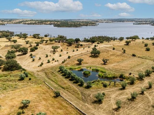 Moradia V6 à venda em Ourique, concelho de Ourique, Beja, Portugal