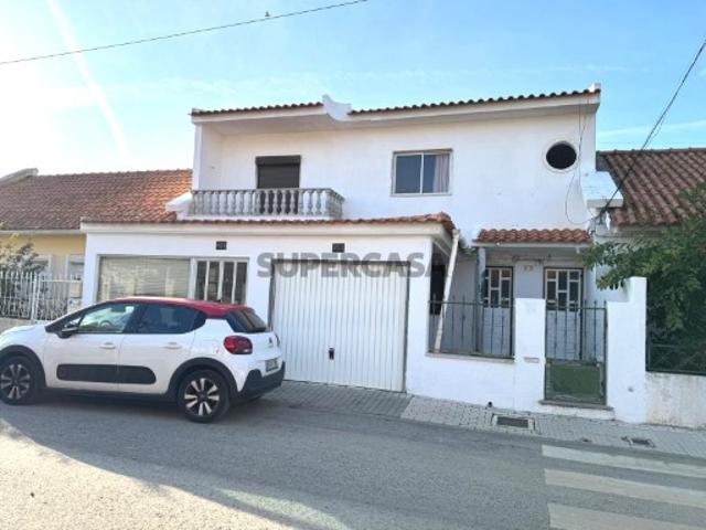 Moradia V6 Bi familiar, em Alcabideche