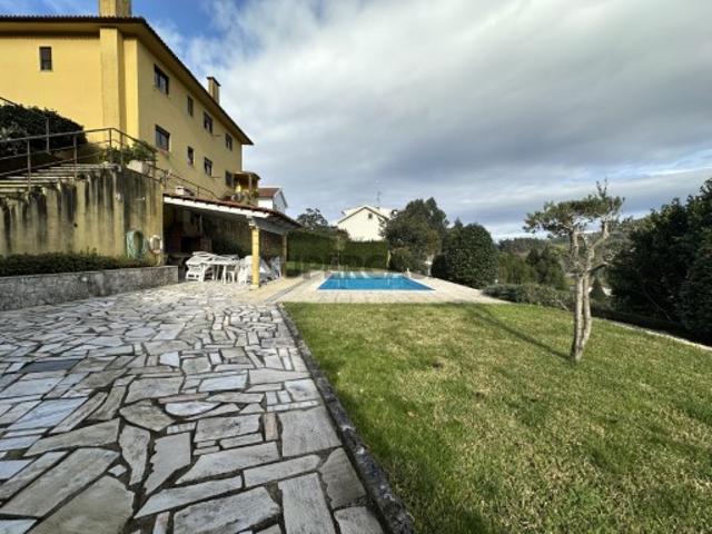 Moradia V6 com Piscina