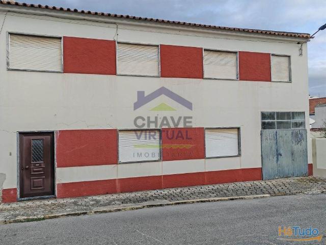 Moradia V7 com Garagem e Quintal Centro Bombarral | 26084079530