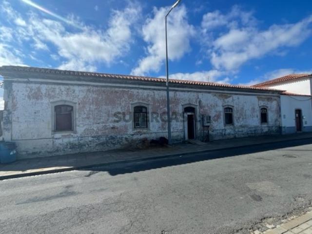 Moradia V9 com grande potencial para GUESTHOUSE em Entradas Castro Verde