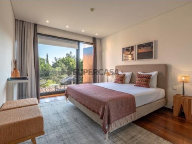 Moradia V2+1 c/ piscina comum