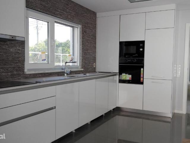 Moradia V2+2! Fase final de construo