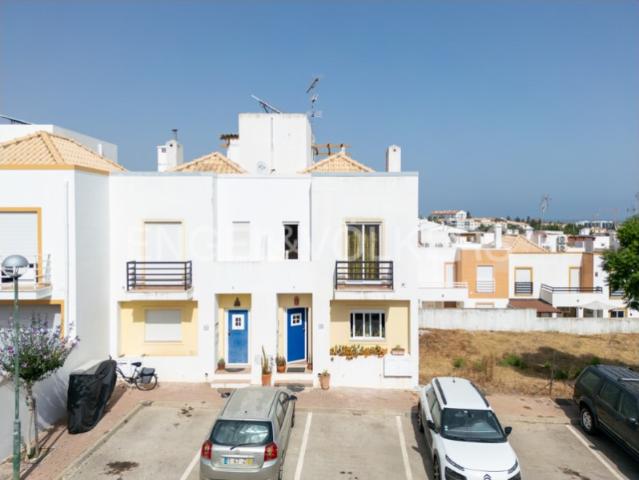 Moradia V2 na Urbanização Miramar, Tavira