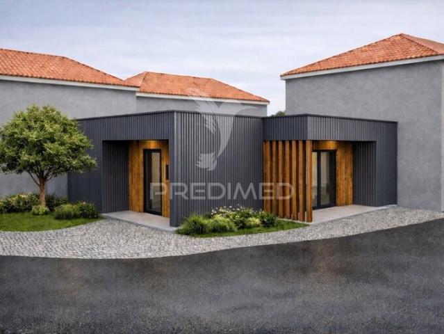 Moradia V2 à venda em Évora de Alcobaça, concelho de Alcobaça, Leiria, Portugal