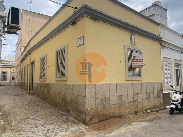Moradia V2 à venda em Olhão, concelho de Olhão, Faro, Portugal