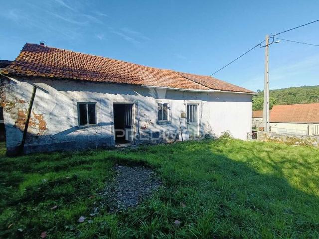 Moradia V2 à venda em São Mamede, concelho de Batalha, Leiria, Portugal