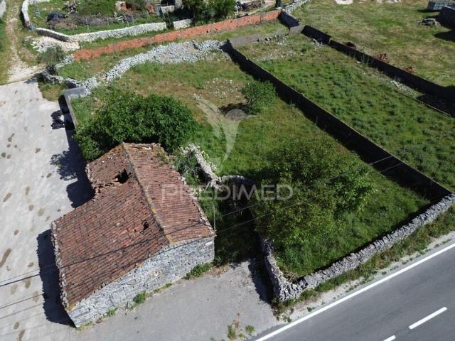 Moradia V2 à venda em São Bento, concelho de Porto de Mós, Leiria, Portugal