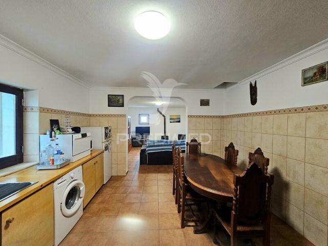 Moradia V2 à venda em Santa Bárbara de Padrões, concelho de Castro Verde, Beja, Portugal