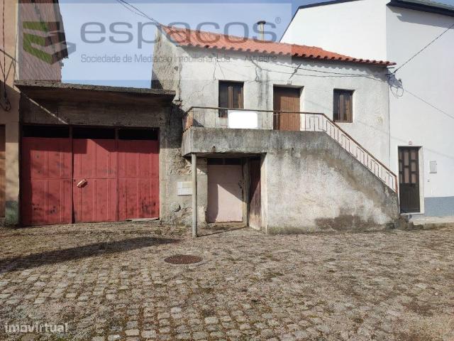 Moradia V2 com garagem e Logradouro
