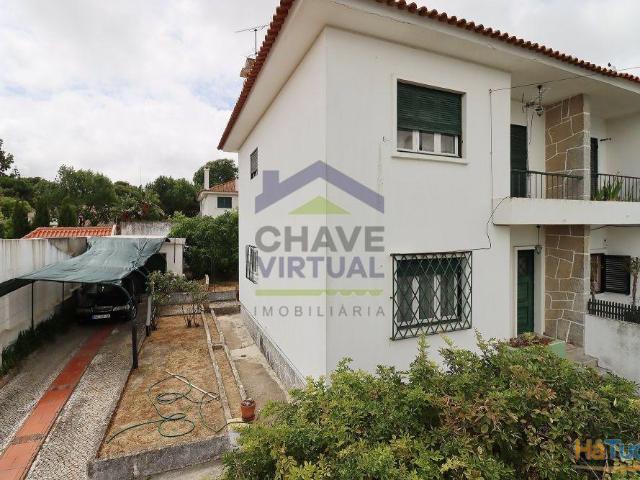 Moradia V2 com Jardim e Garagem Alvalade, Lisboa | 26084098948