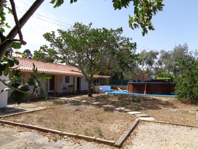 Moradia V2 remodelada em Melides com terreno vedado