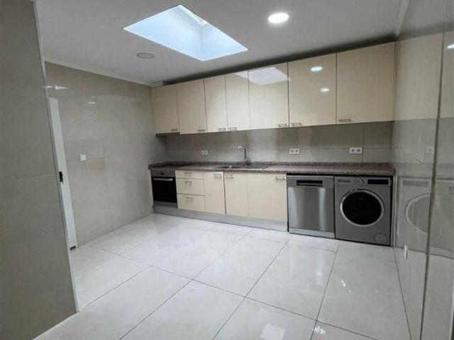 Moradia V2, Totalmente Remodelada e Reabilitada, Campanhã | 26063924841