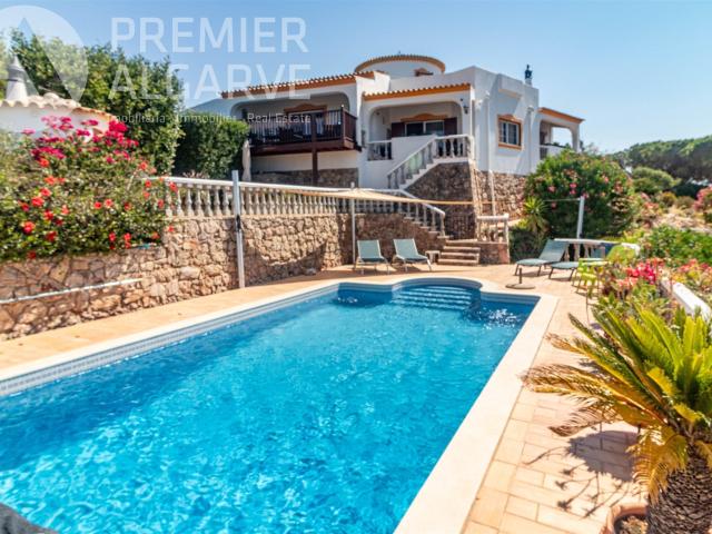 Moradia V3+1 com piscina e vistas panorâmicas Pêra 314m² Alcantarilha e Pêra