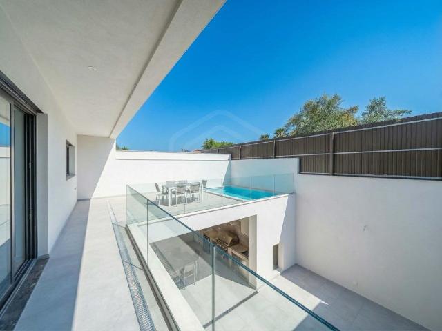 Moradia V3+1 com piscina, Gambelas, Faro, Algarve 216m² Montenegro