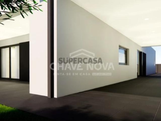 Moradia V3+1 de luxo com piscina em Grijó, Vila Nova de Gaia