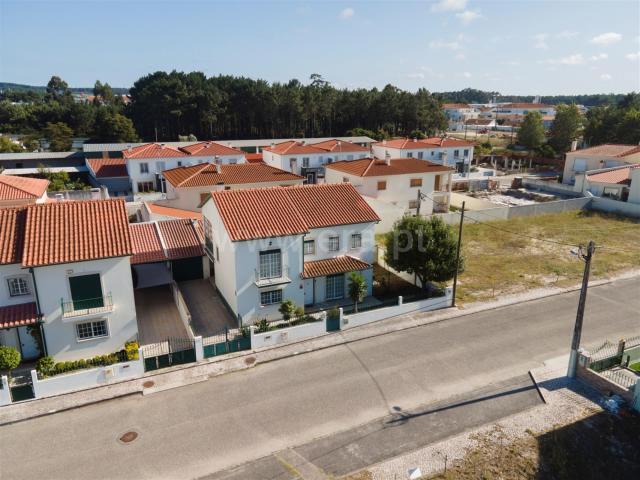 Moradia V3+1 isolada em Comeira 216m² Marinha Grande