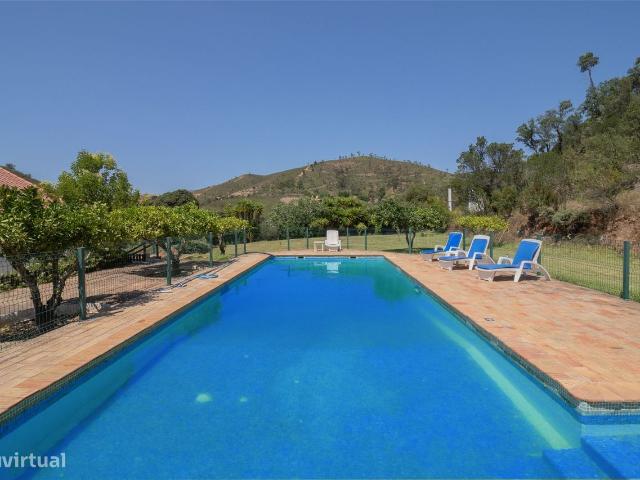 Moradia V3+1, piscina, jardim e 4ha de terreno Silves