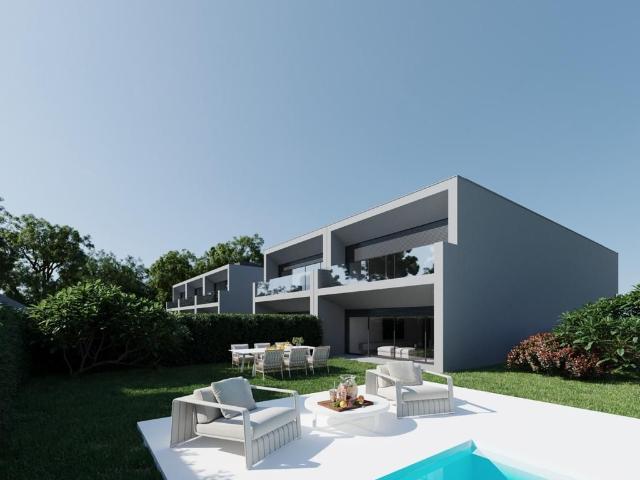 Moradia V3 Nova c/ Logradouro 614m2 em S. Flix da Marinha