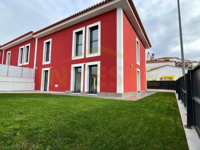 Moradia V3 NOVA em Cascais!
