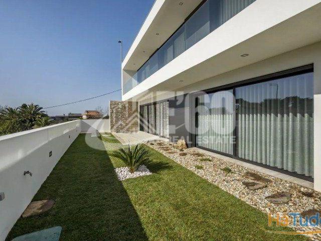 MORADIA V3 A 100M DA PRAIA DE SÃO FELIX DA MARINHA | 26063853138