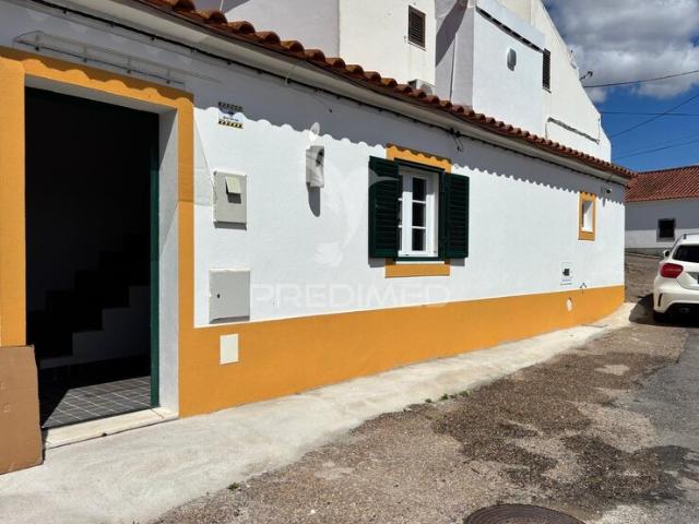 Moradia V3 à venda em concelho de Estremoz, Évora, Portugal