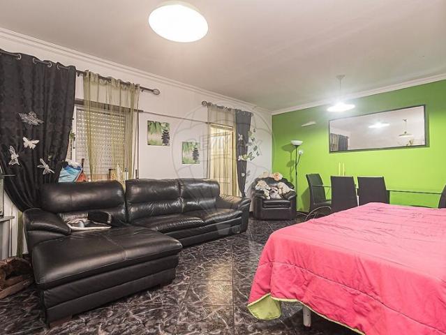 Moradia V3 à venda em concelho de Loures, Lisboa, Portugal