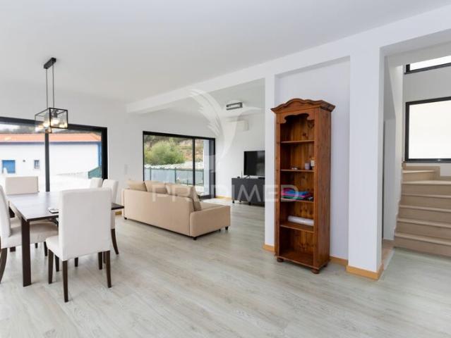 Moradia V3 à venda em concelho de Sintra, Lisboa, Portugal