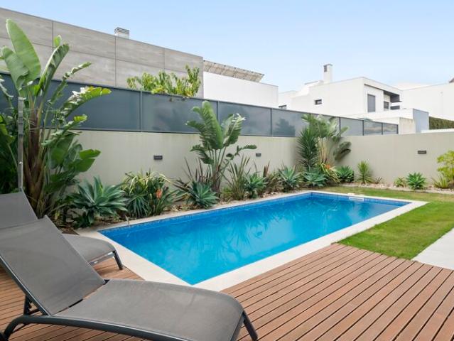 Moradia V3 à venda em Carcavelos, concelho de Cascais, Lisboa, Portugal