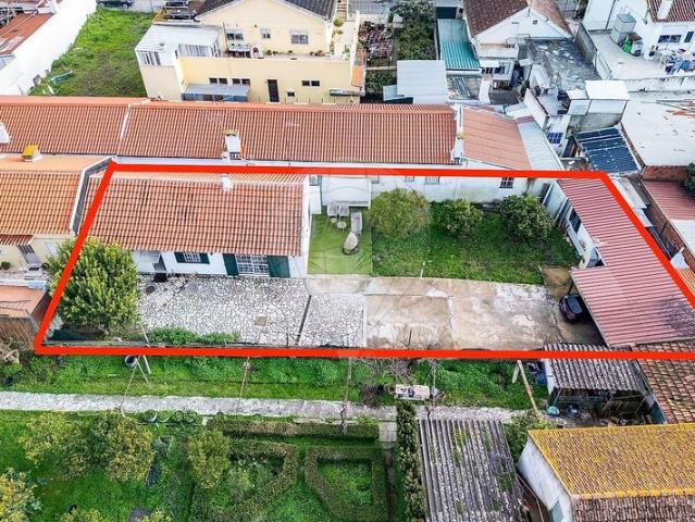 Moradia V3 à venda em Vialonga, concelho de Vila Franca de Xira, Lisboa, Portugal