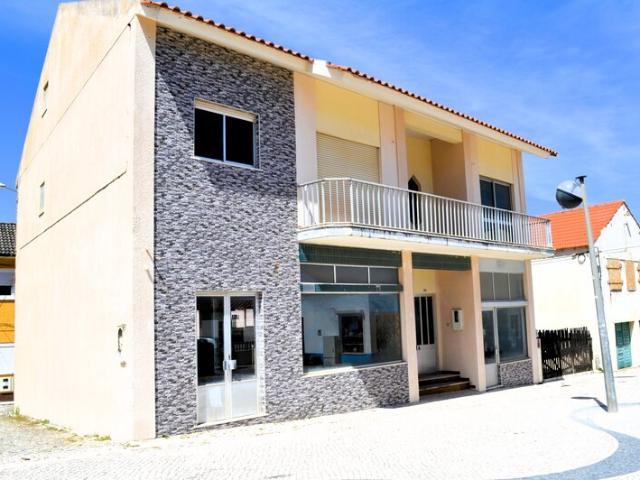 Moradia V3 à venda em Vieira de Leiria, concelho de Marinha Grande, Leiria, Portugal
