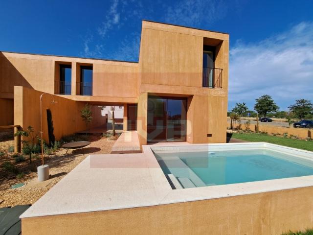 Moradia V3 com piscina e garagem em Vilamoura
