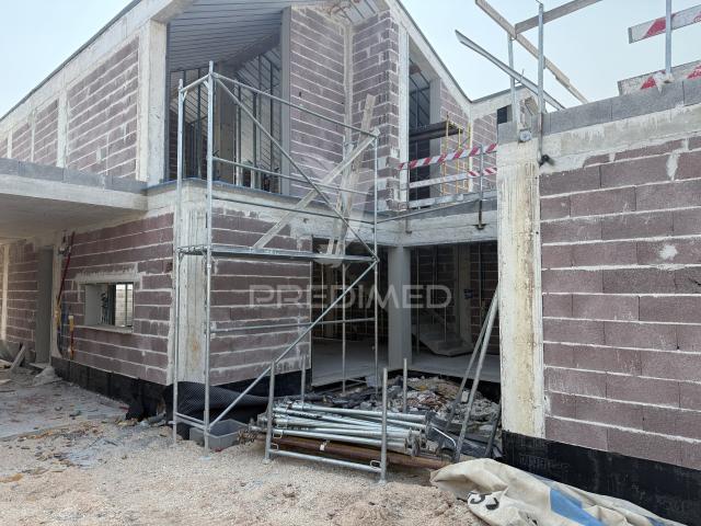 Moradia V3 Condomínio com Piscina Nordic Villas