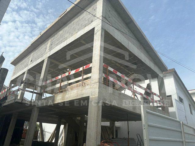 Moradia V3 em construção em Custoias