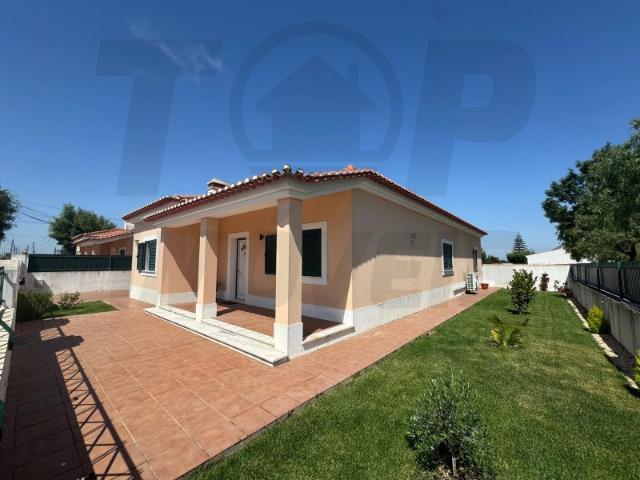 Moradia V3 Foros de Salvaterra 409.000€