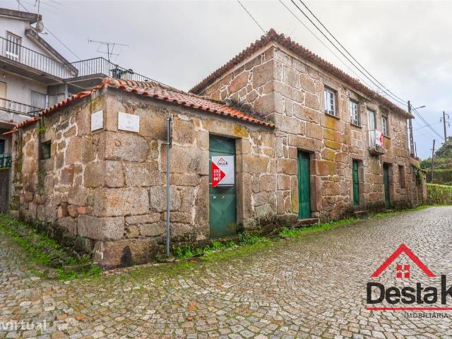 Moradia V3 para remodelar em Vilar de Besteiros