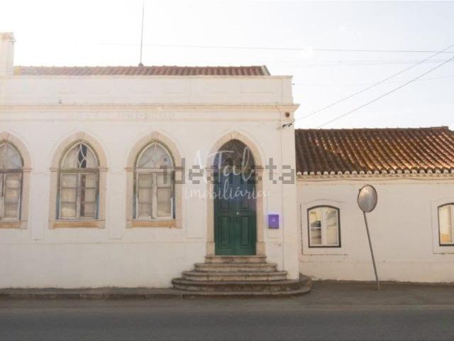 Moradia, Valada