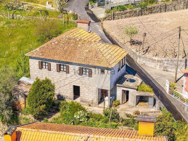 Moradia, Valadares