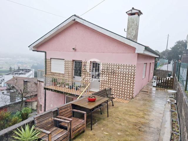 Moradia, Vale São Cosme Telhado Portela