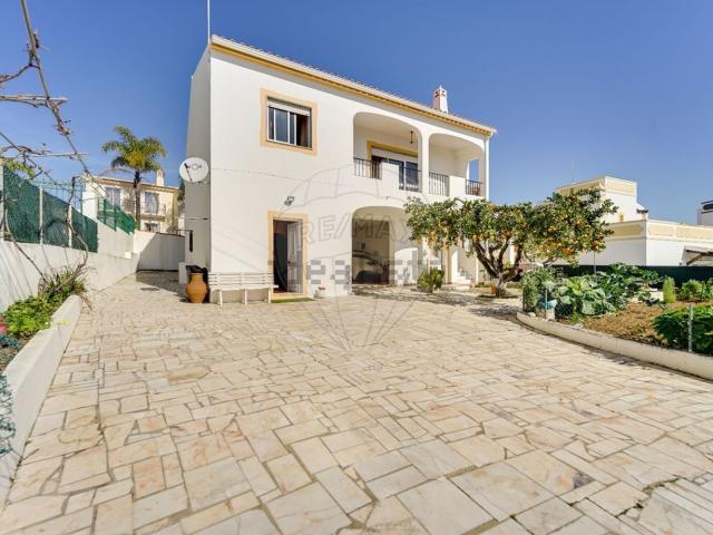 Moradia, Vale Pedras, Albufeira e Olhos de Água