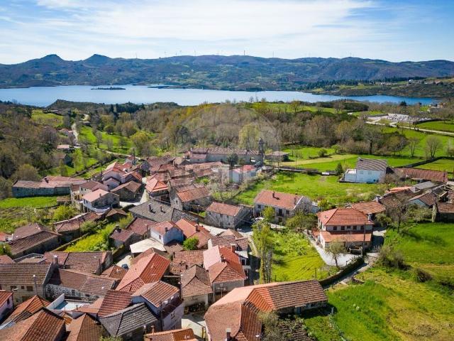 Moradia, Viade de Baixo e Fervidelas