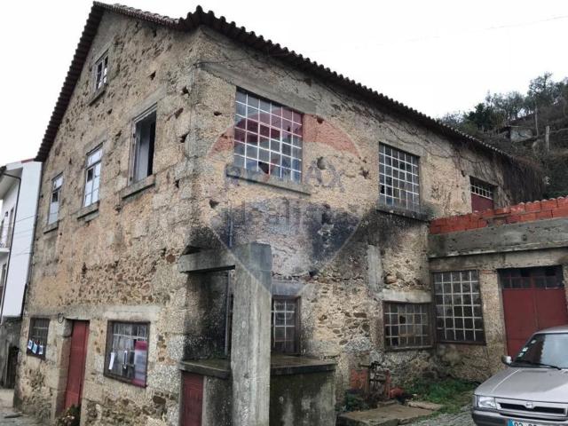 Moradia, Vila Cova à Coelheira